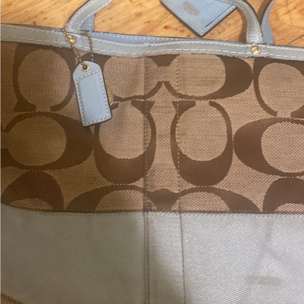 Coach medium purse